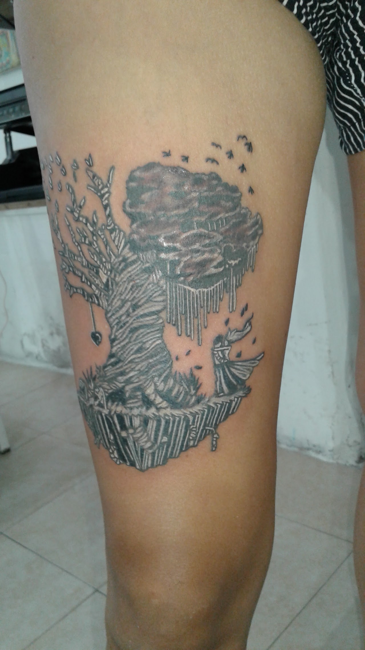 Tatuaje ilustrativo en blackwork